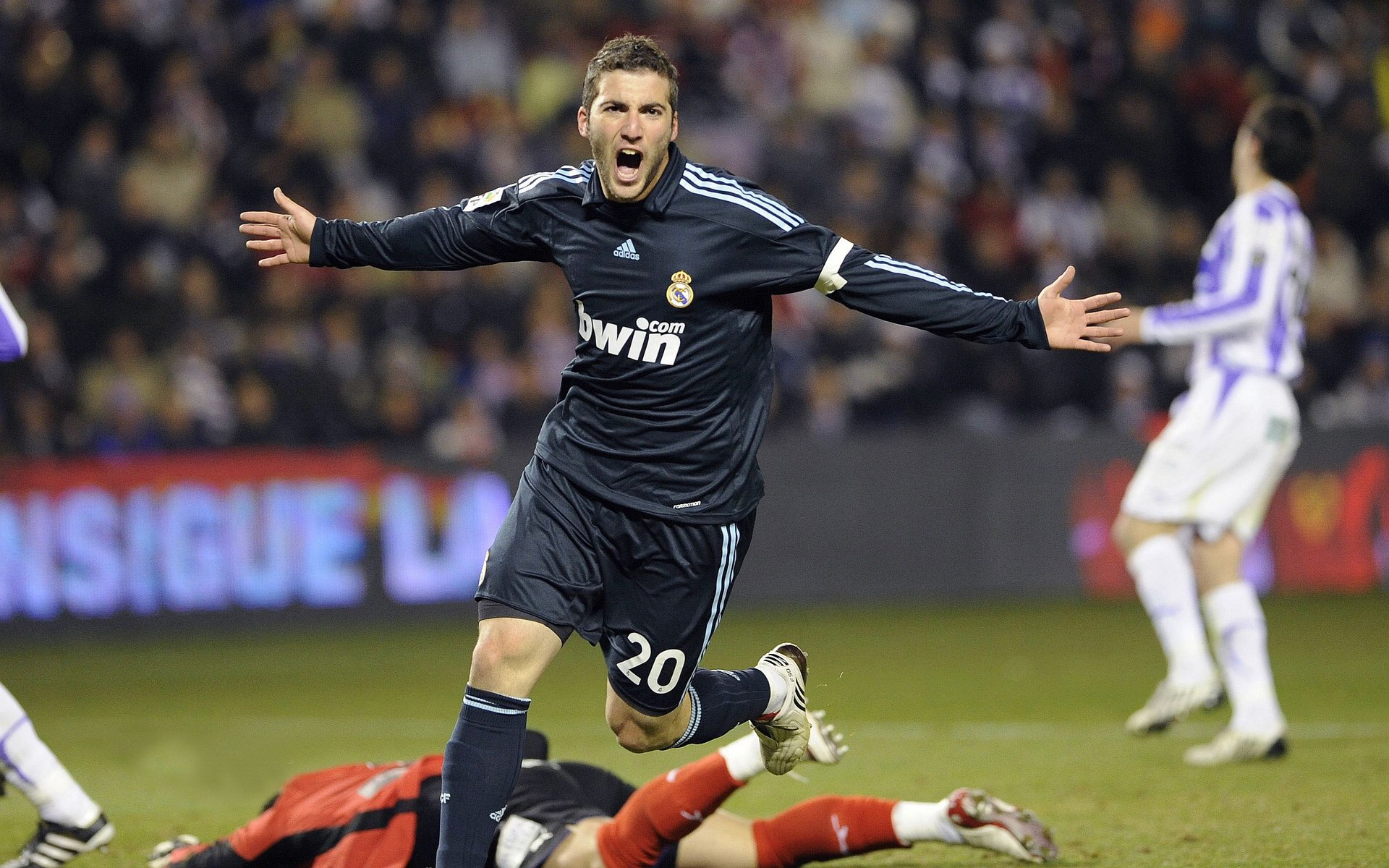 KAIYUN 中国大陆-《多平台联动直播：打造全景式的电竞观看体验》，多屏直播互动的平台