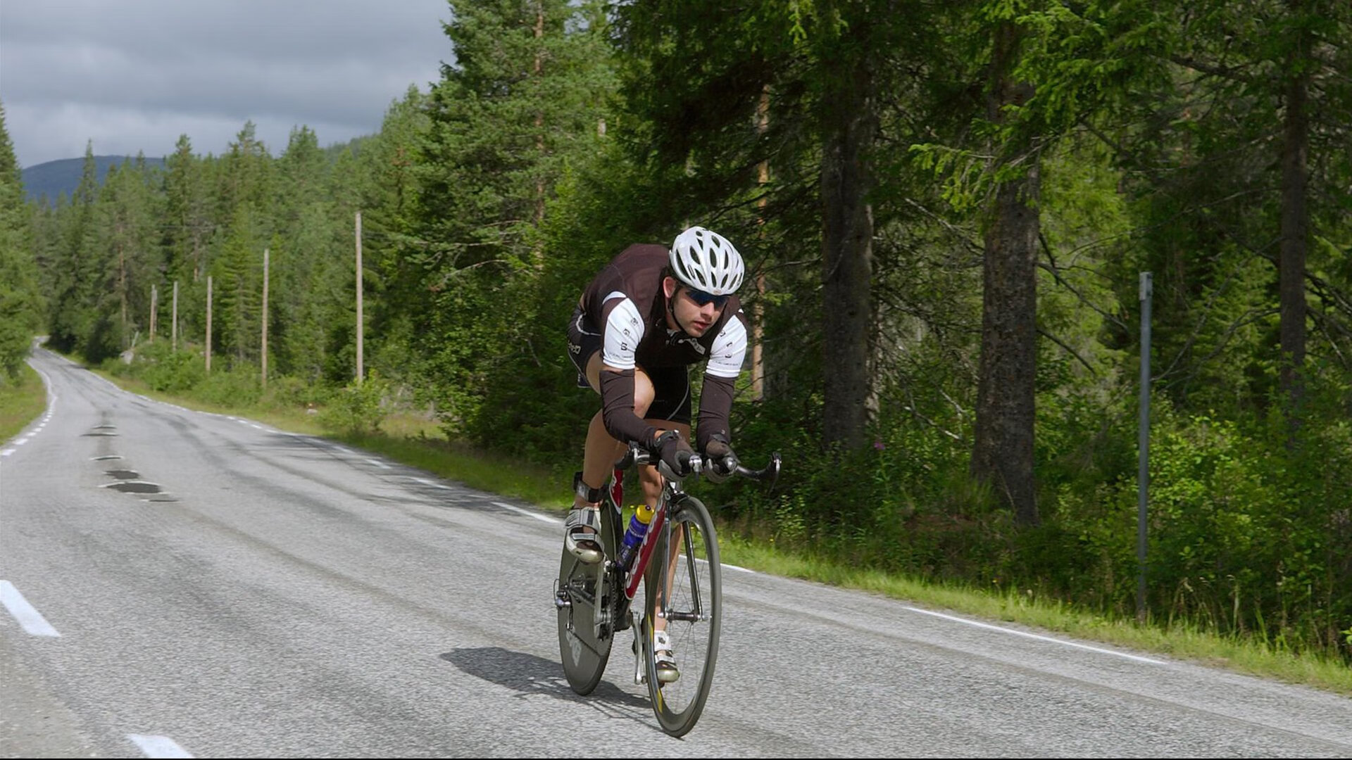 Kaiyun官方登录入口-勇者无惧:欧冠比赛中的“铁血拼搏”精神,勇者无惧出自